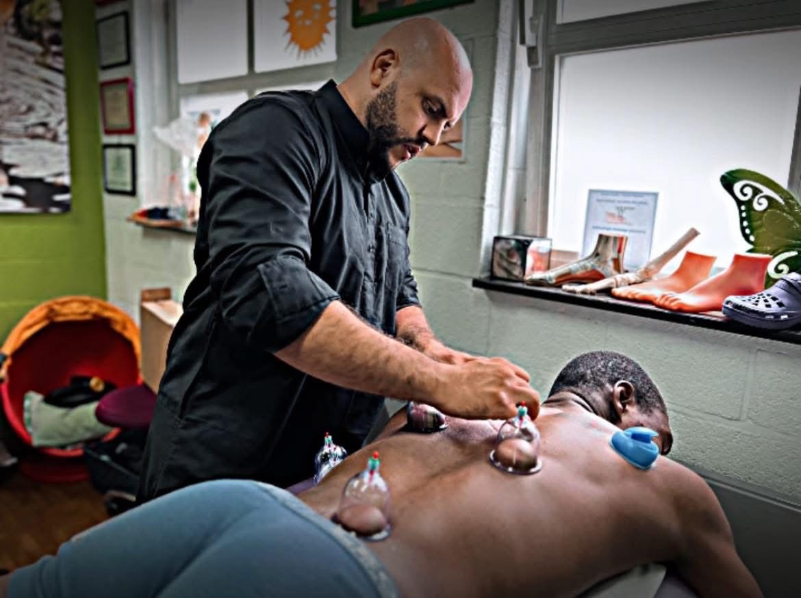 Yassine Azarkan praticien certifie cupping therapie hijama en Belgique